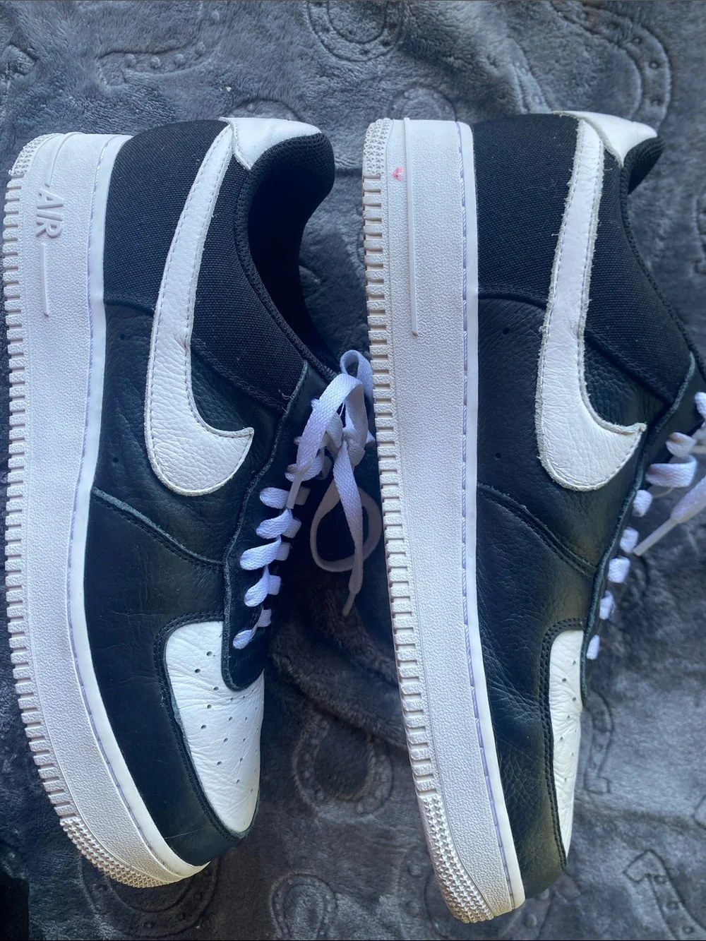 Nike Air Men's Black and White Low-Top Sneakers